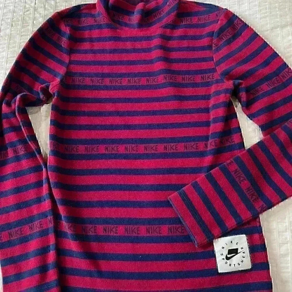 Womens nike sportsware block logo rare sweater size small - Picture 4 of 9